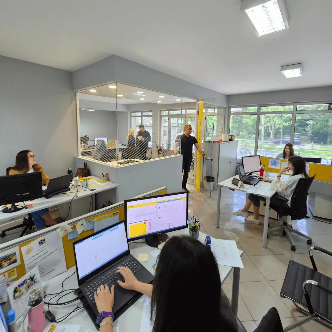 swiss-mail-solutions-team-day-in-the-office